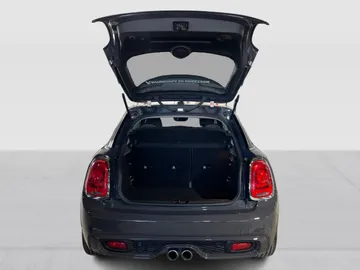 2019 MINI 5 Door - image 13