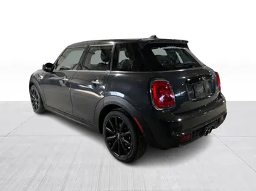 2019 MINI 5 Door - image 11