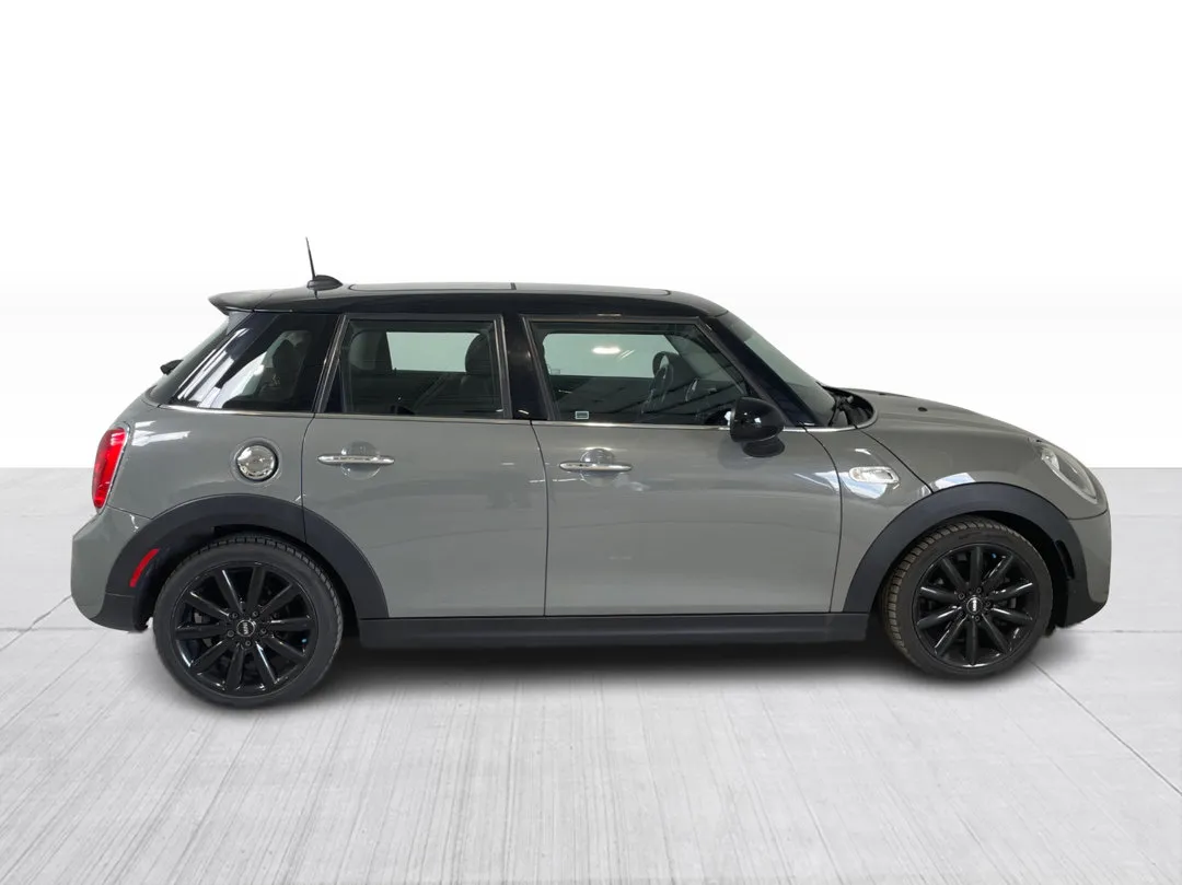 2018 MINI 5 Door — photo 2