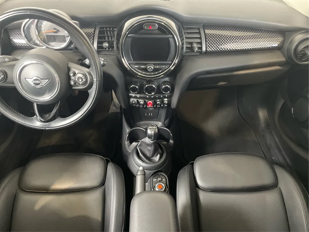 2018 MINI 5 Door — photo 4