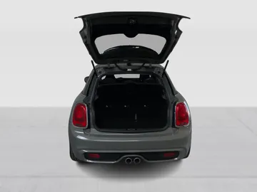 2018 MINI 5 Door - image 13