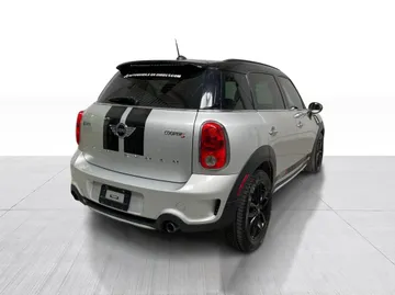 2015 MINI Cooper Countryman - image 8