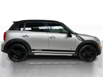 2015 MINI Cooper Countryman - image 9