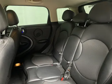 2015 MINI Cooper Countryman - image 10