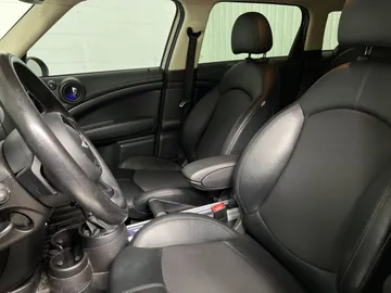 2015 MINI Cooper Countryman - image 11