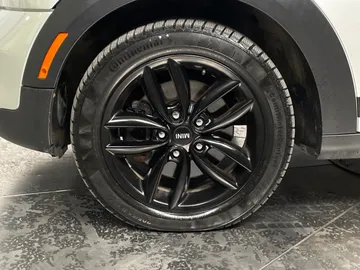 2015 MINI Cooper Countryman - image 17