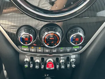 2022 MINI Countryman - image 25