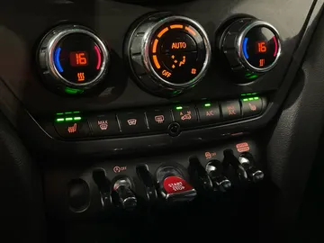 2020 MINI Countryman - image 20