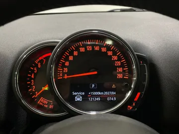 2020 MINI Countryman - image 17