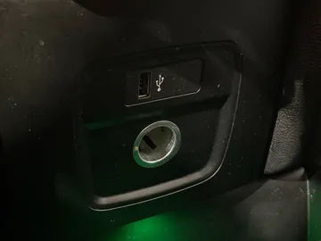 2020 MINI Countryman - image 24