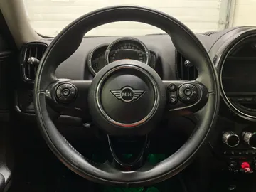 2020 MINI Countryman - image 22