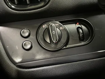2020 MINI Countryman - image 27