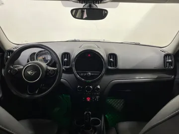 2020 MINI Countryman - image 4
