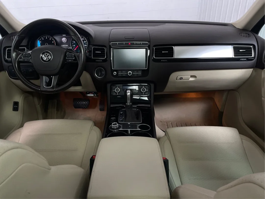 2016 Volkswagen Touareg — photo 4