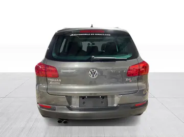 2017 Volkswagen Tiguan - image 13