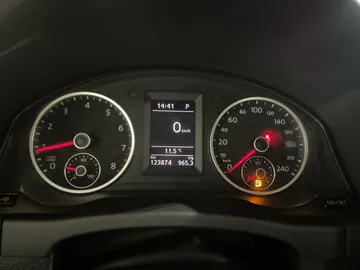 2017 Volkswagen Tiguan - image 17