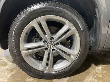 2017 Volkswagen Tiguan - image 7