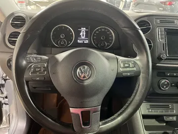 2017 Volkswagen Tiguan - image 18