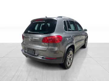 2017 Volkswagen Tiguan - image 15