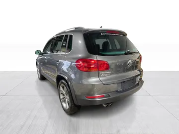 2017 Volkswagen Tiguan - image 12