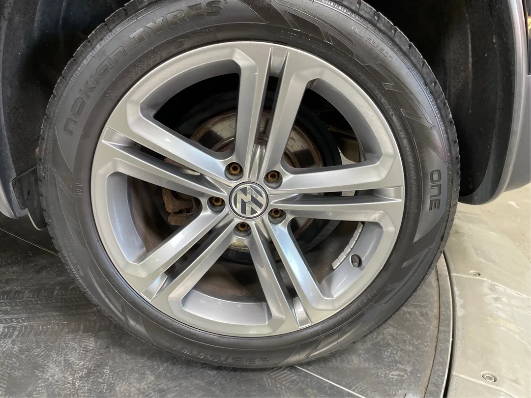 2017 Volkswagen Tiguan — photo 6