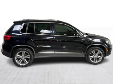 2017 Volkswagen Tiguan - image 2