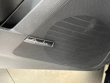 2017 Volkswagen Tiguan - image 26
