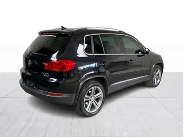 2017 Volkswagen Tiguan - image 15