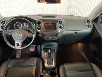 2017 Volkswagen Tiguan - image 4