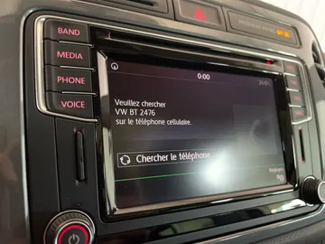 2017 Volkswagen Tiguan - image 28