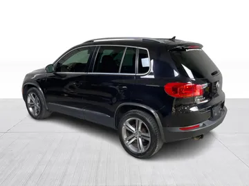 2017 Volkswagen Tiguan - image 12