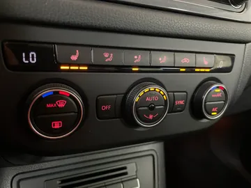 2017 Volkswagen Tiguan - image 24