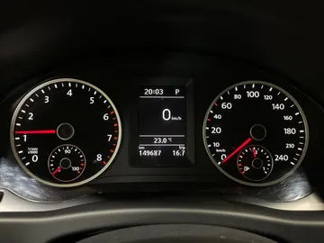 2017 Volkswagen Tiguan - image 18