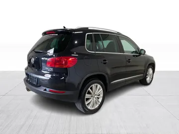 2017 Volkswagen Tiguan - image 15