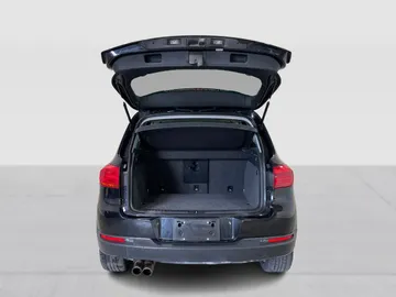 2017 Volkswagen Tiguan - image 14