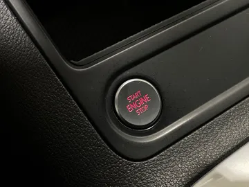 2017 Volkswagen Tiguan - image 22