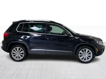 2017 Volkswagen Tiguan - image 2