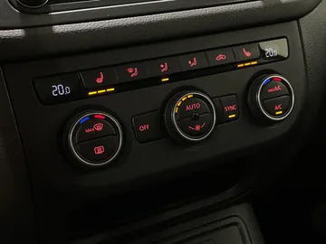 2017 Volkswagen Tiguan - image 21