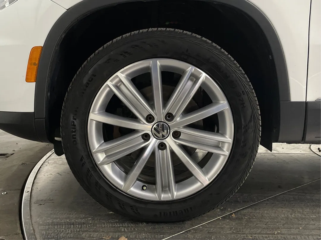 2017 Volkswagen Tiguan — photo 6