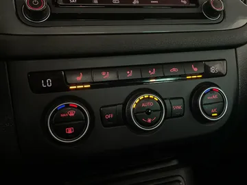 2017 Volkswagen Tiguan - image 22