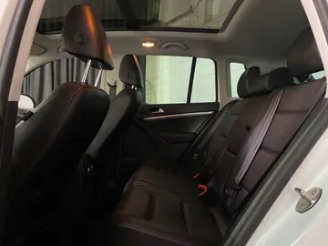 2017 Volkswagen Tiguan - image 15