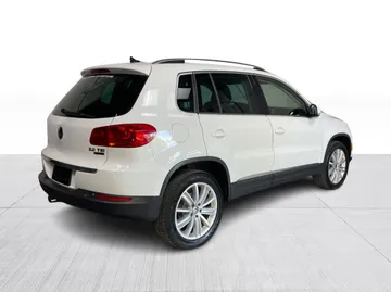 2017 Volkswagen Tiguan - image 14