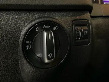 2017 Volkswagen Tiguan - image 19
