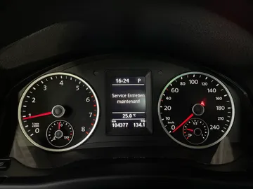 2017 Volkswagen Tiguan - image 17