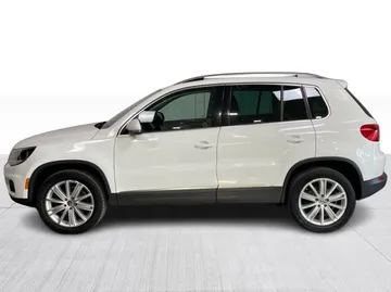 2017 Volkswagen Tiguan - image 10