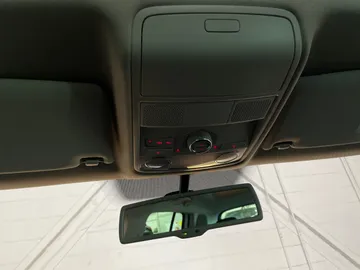 2017 Volkswagen Tiguan - image 16