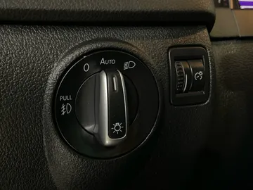 2017 Volkswagen Tiguan - image 19