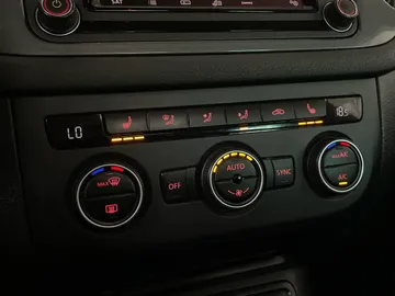 2017 Volkswagen Tiguan - image 22