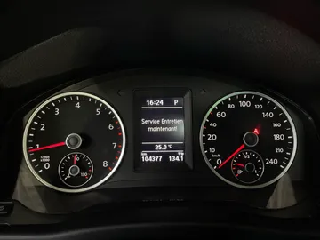 2017 Volkswagen Tiguan - image 17