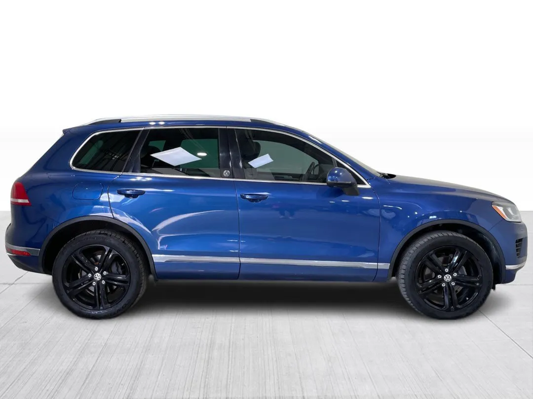 2017 Volkswagen Touareg — photo 2
